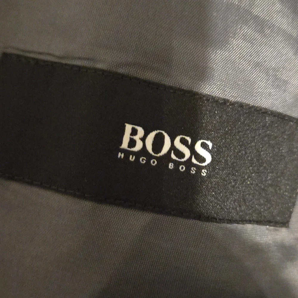 Hugo Boss Charcoal Gray‎ Men's Jacket Blazer Sports Coat Size Medium